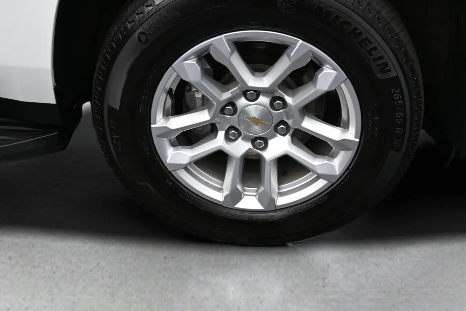 Used 2025 White Chevrolet LT image 24