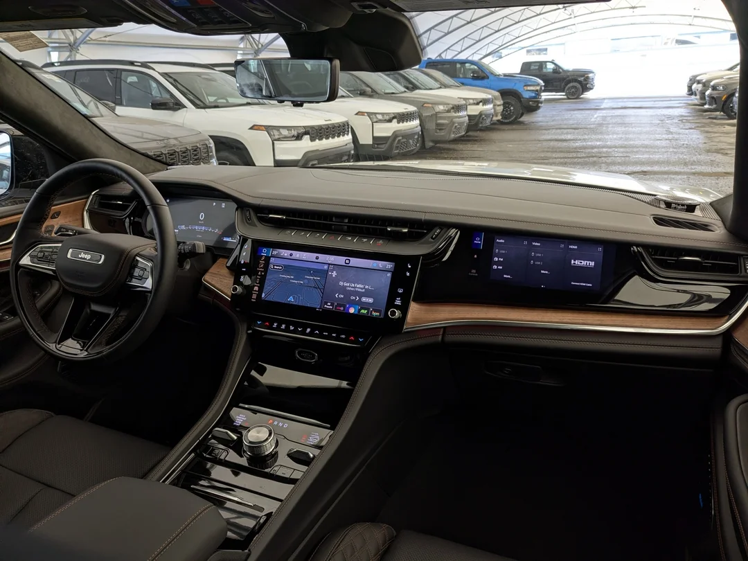 New 2026 White Jeep Summit - - 4x4 - 2.0L Turbo Engine - Adaptive Cruise Control - Blind Spot Monitor & More! image 30