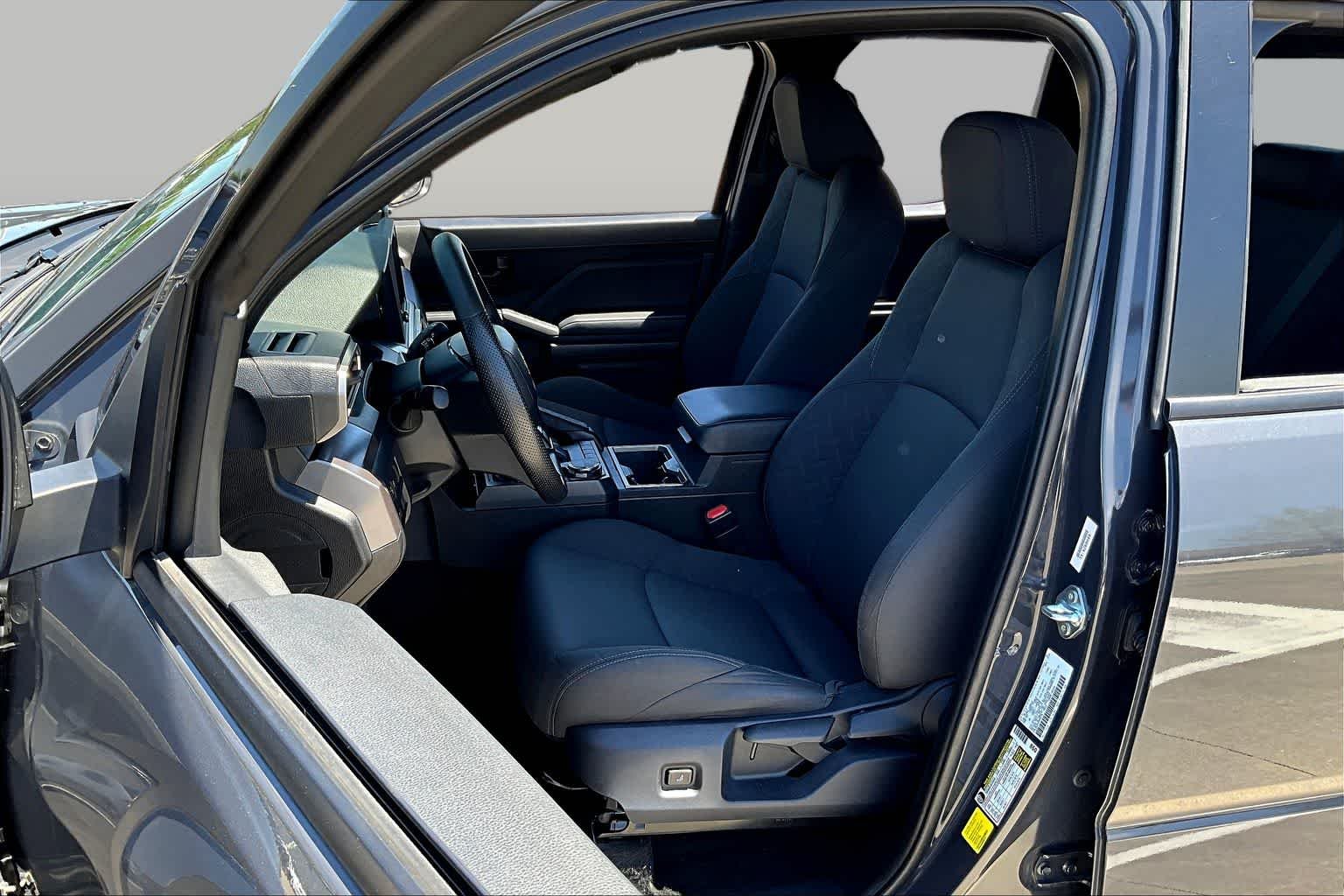 Used 2025 Underground Toyota SR5 image 7