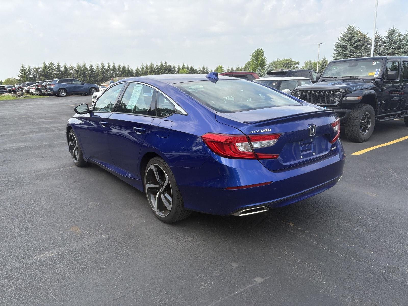 Used 2019 Still Night Pearl Honda Sport image 3