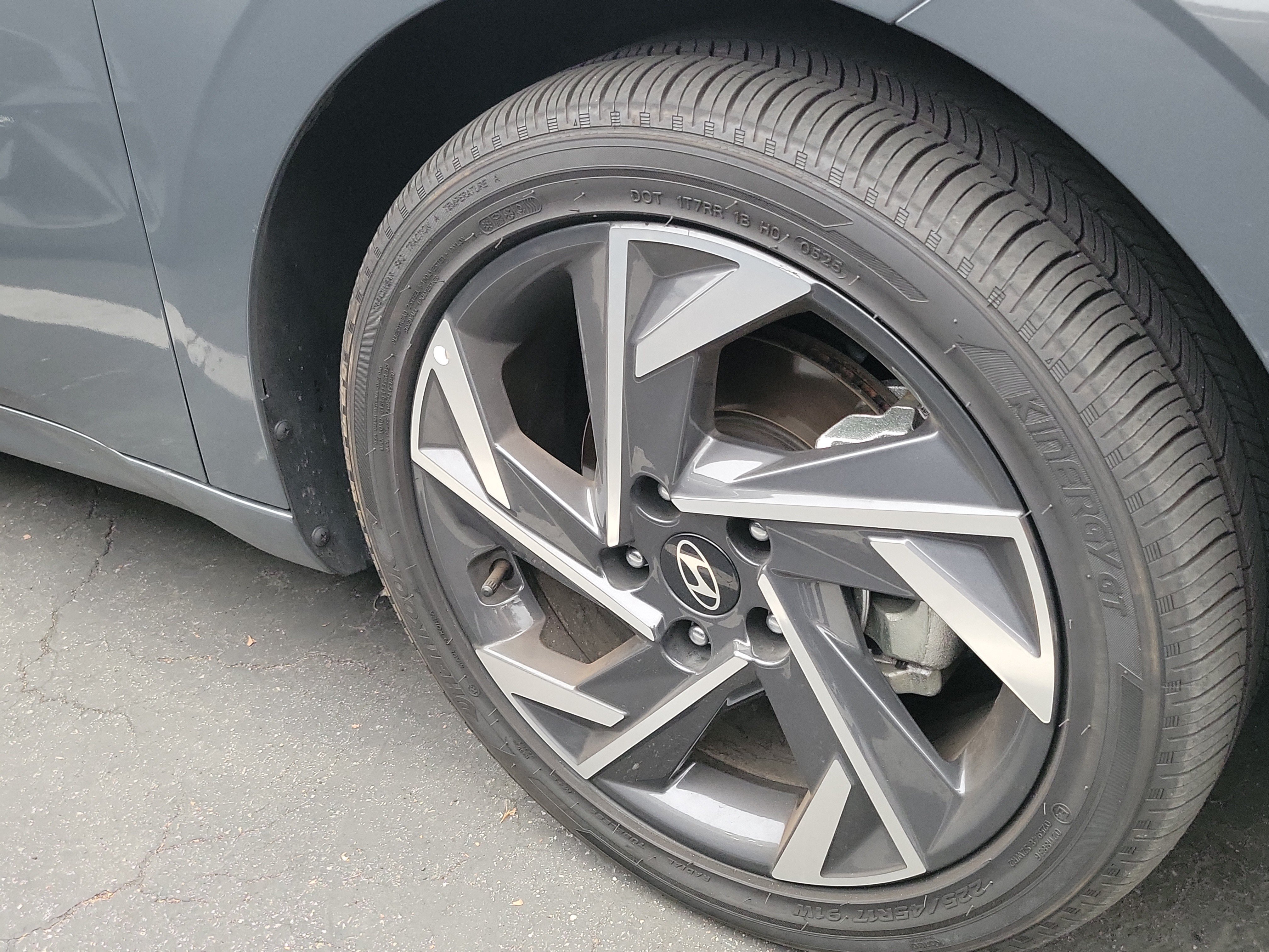Certified Used 2025 Ecotronic Gray Hyundai Limited image 3