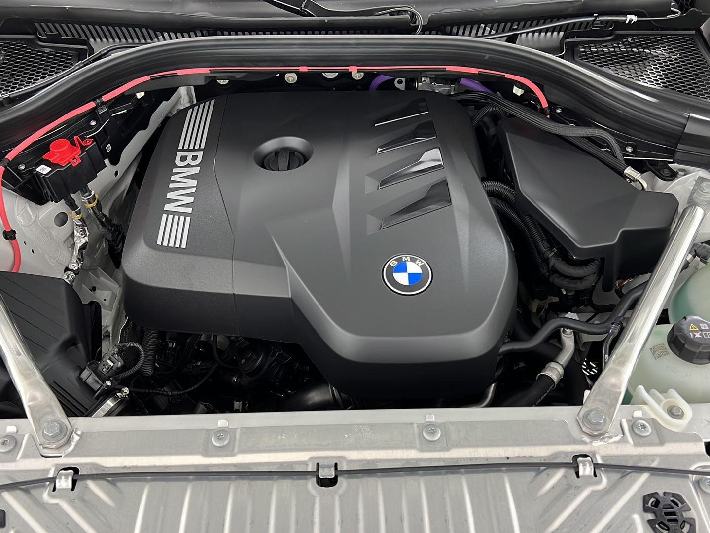 New 2026 Mineral White Metallic BMW 30 xDrive image 15