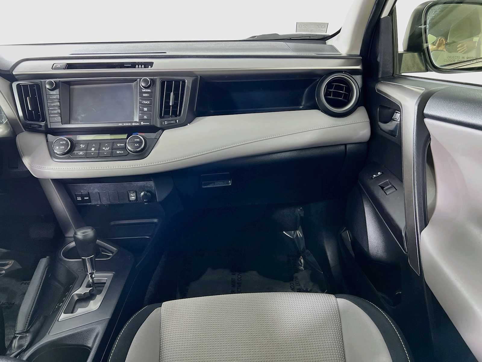 Used 2017 Super White Toyota XLE image 23