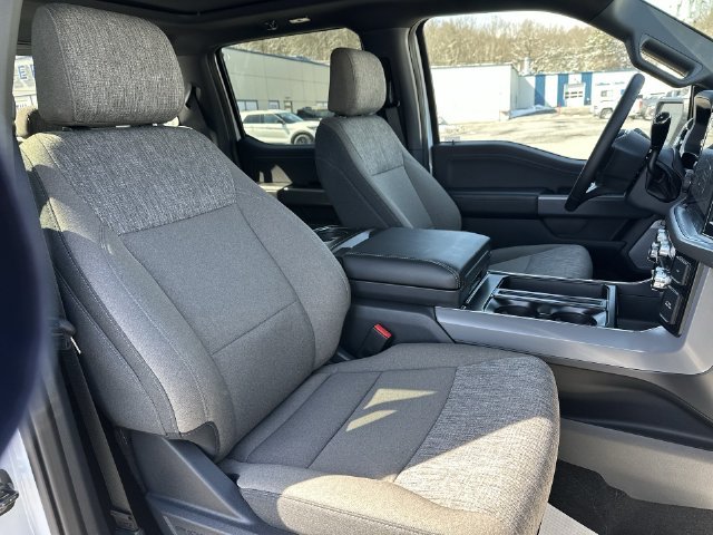 New 2024 Oxford White Ford XLT image 35