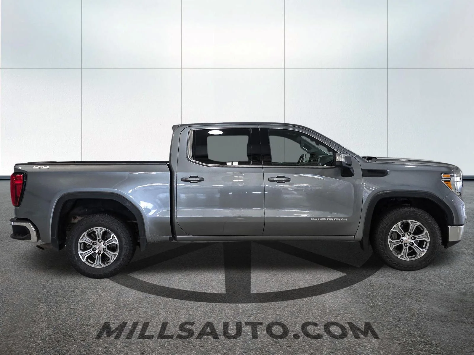 Used 2020 Gray GMC SLE image 9