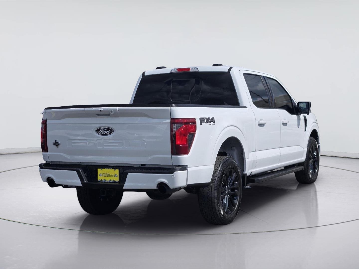 Used 2025 Oxford White Ford XLT image 8