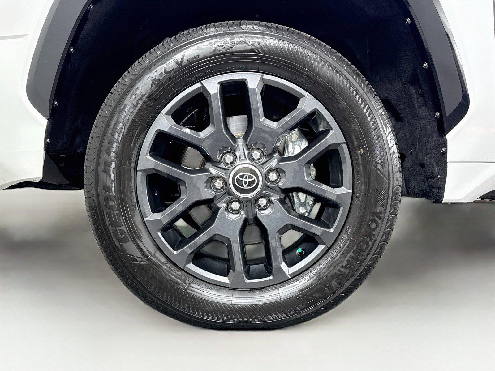 Used 2023 Wind Chill Pearl Toyota Platinum HV image 46
