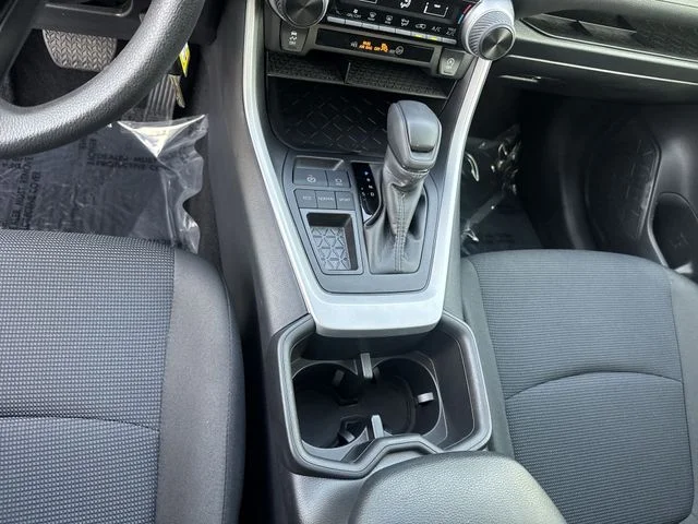 Used 2025 White Toyota LE image 23