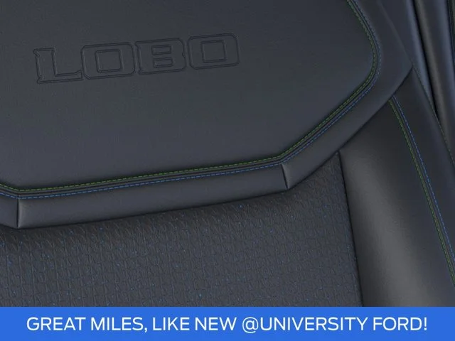 Used 2025 White Ford Lobo Standard image 17