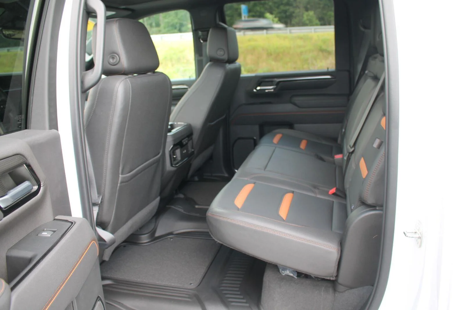 Used 2024 Summit White GMC AT4 image 29