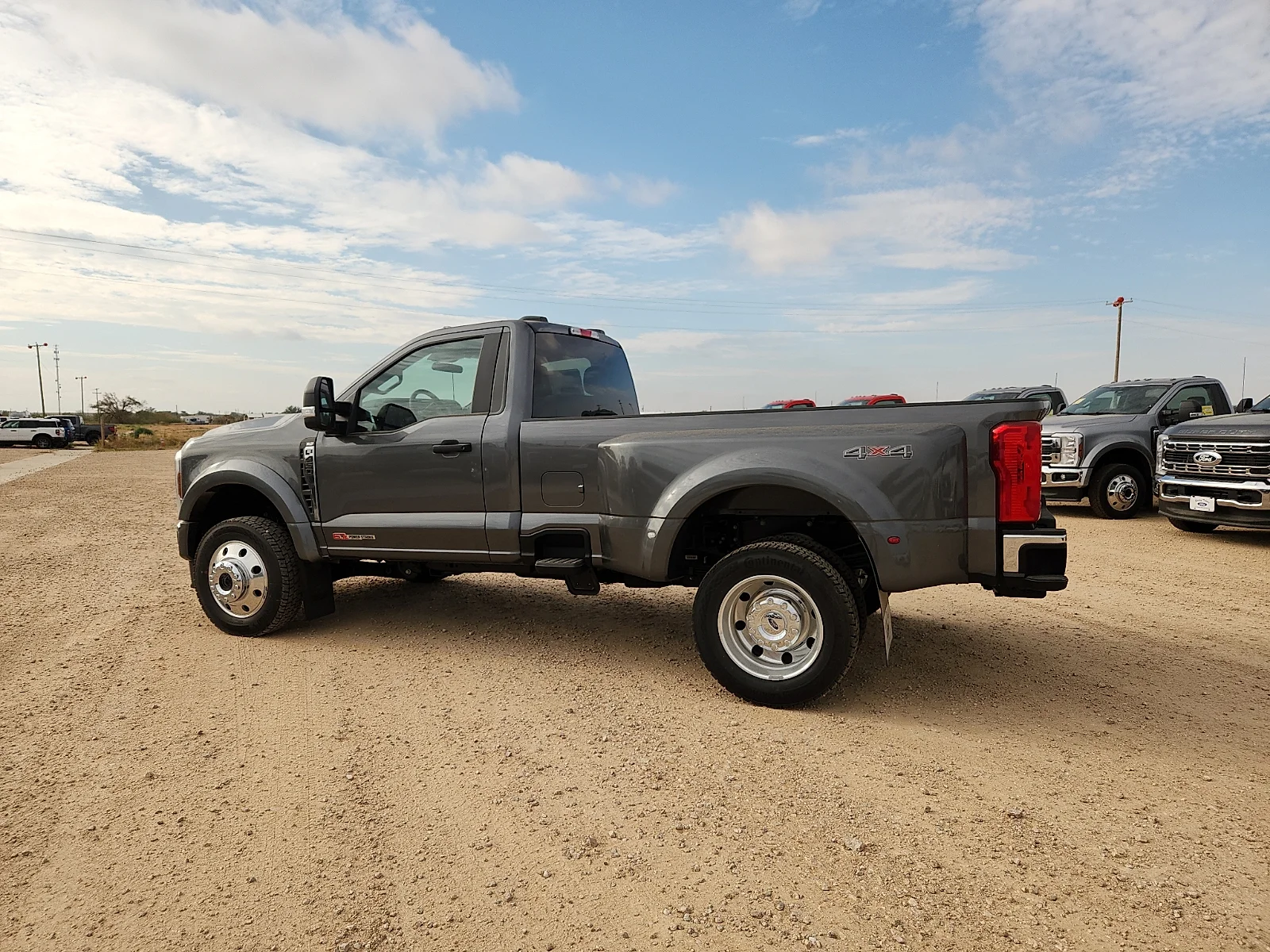 New 2027 Carbonized Gray Metallic Ford XLT image 4