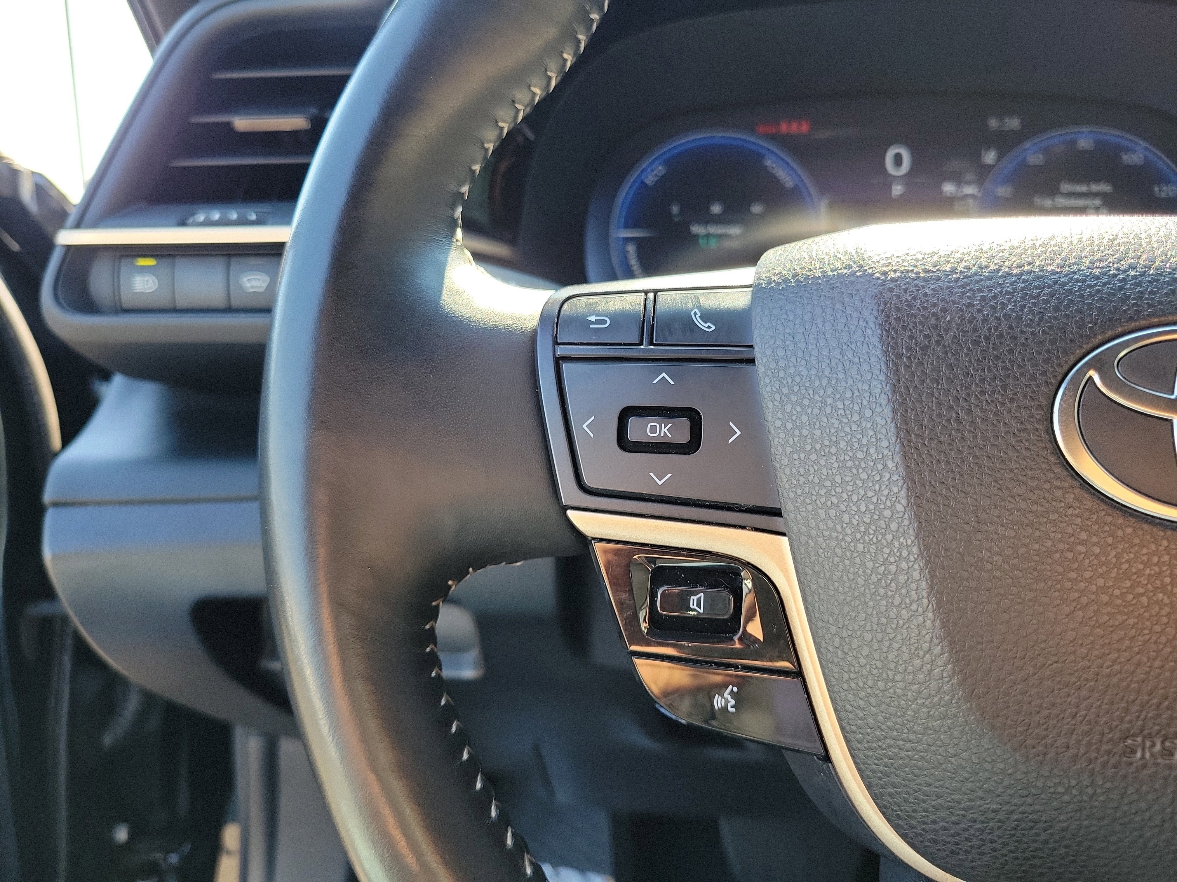 2025 Toyota Crown XLE - Photo 22