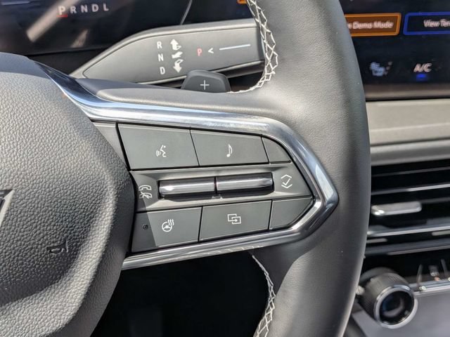 New 2027 Summit White Chevrolet LT image 27