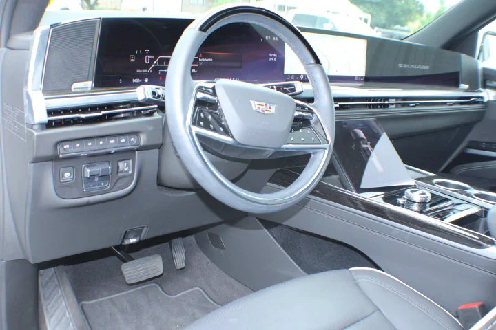 Used 2025 Crystal White Tricoat Cadillac Premium Luxury image 9