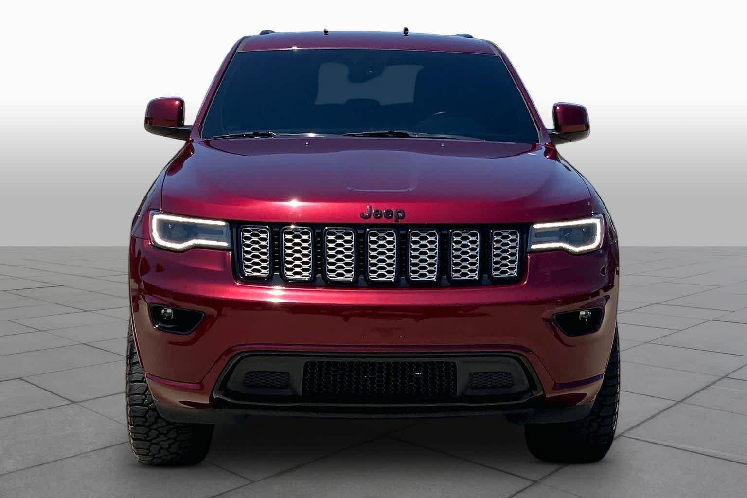 Used 2020 Velvet Red Pearlcoat Jeep Altitude image 4