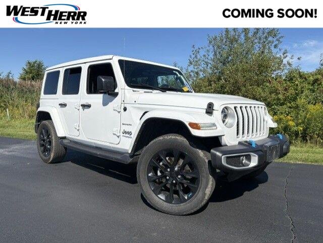 Used 2022 Bright White Clearcoat Jeep Unlimited Sahara image 1