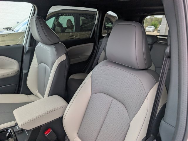 New 2026 CRYSTAL WHITE PEARL Subaru Limited Hybrid image 7