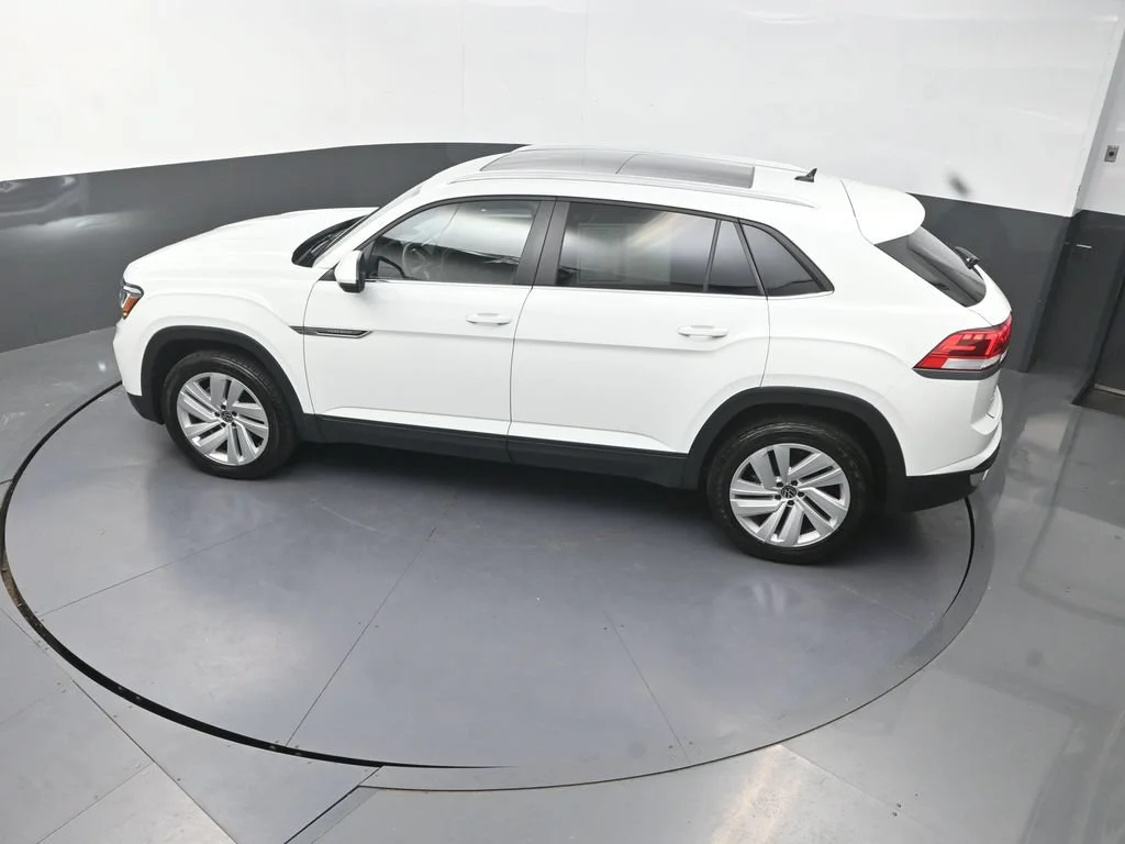 Used 2023 White Volkswagen 3.6L V6 SE w/Technology image 18