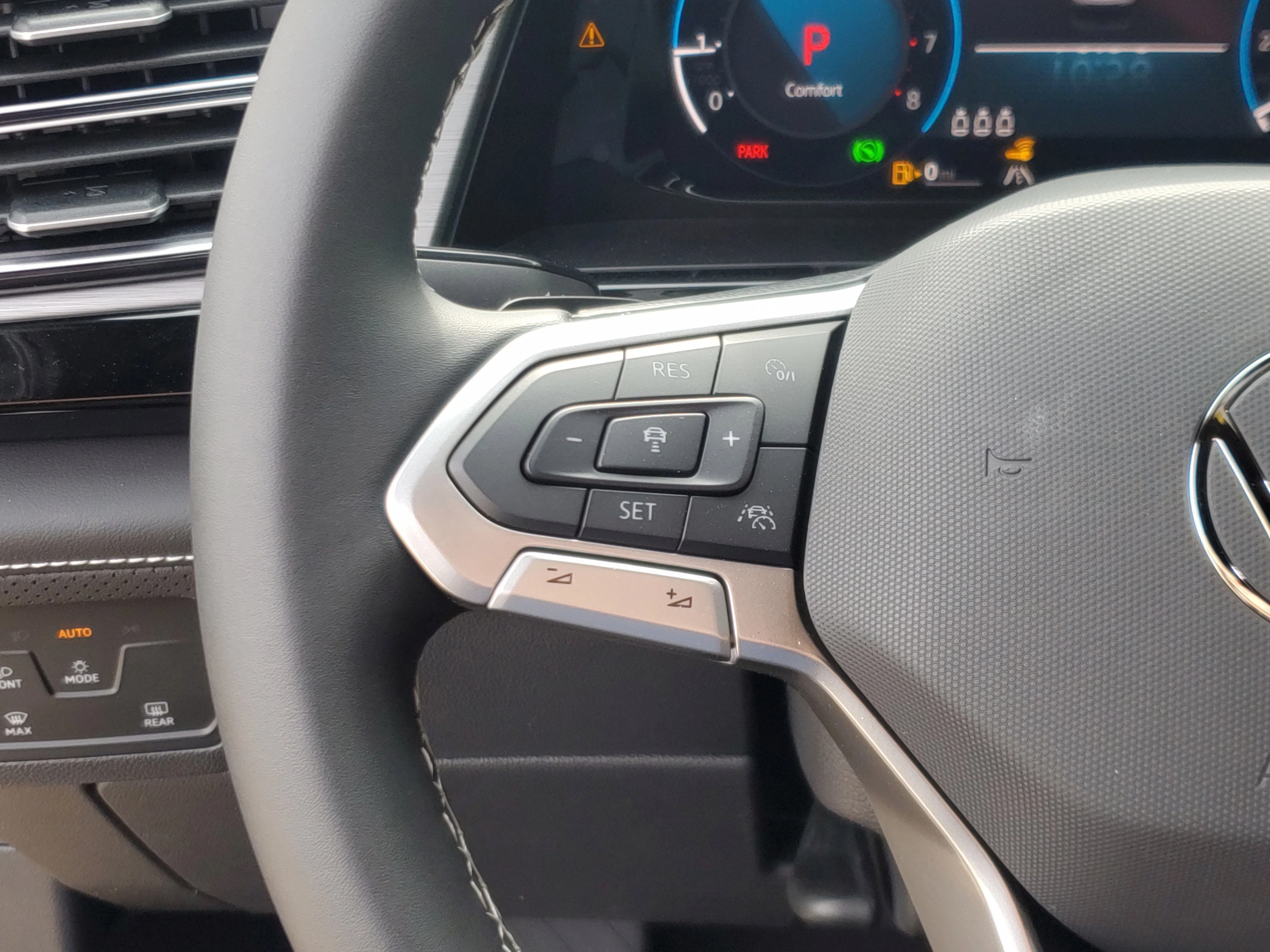 New 2026 Green Volkswagen 2.0T SE w/Technology image 22