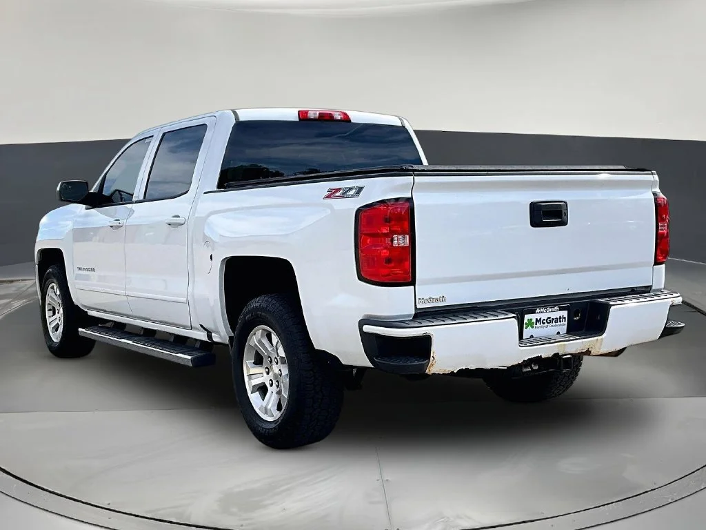 Used 2017 White Chevrolet LT image 5