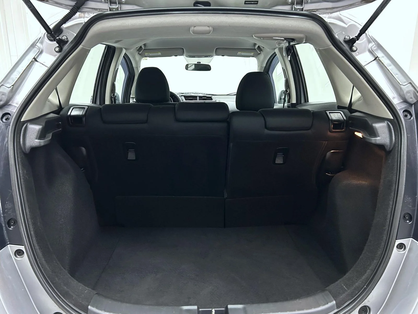 Used 2019 Silver Honda LX image 21