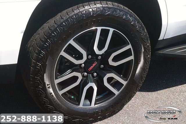 Used 2024 White GMC AT4 image 7