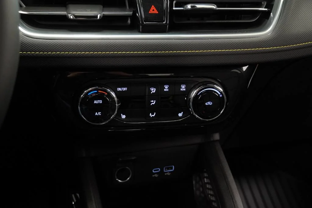 New 2026 Mosaic Black Metallic Chevrolet ACTIV image 17