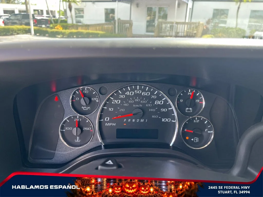New 2026 Summit White GMC Work Van image 19