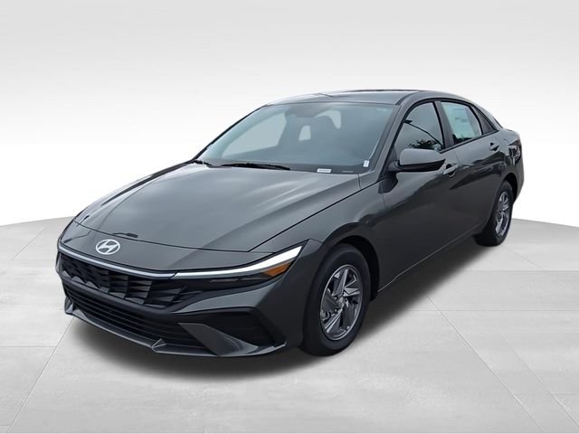 Used 2025 Gray Hyundai SE image 4