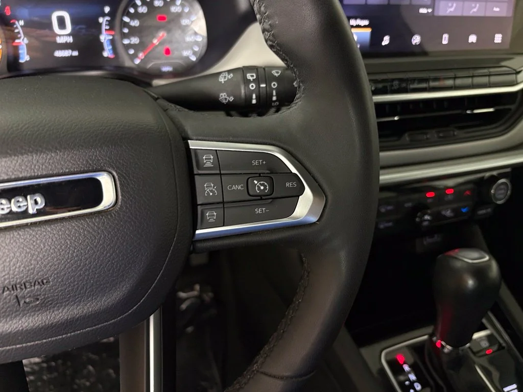 Used 2025 White Jeep Limited image 19