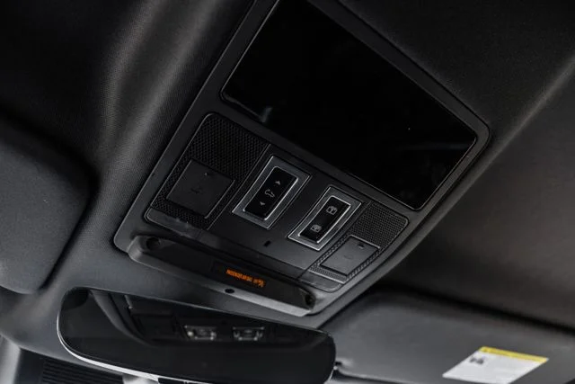 Used 2025 White Land Rover S image 32