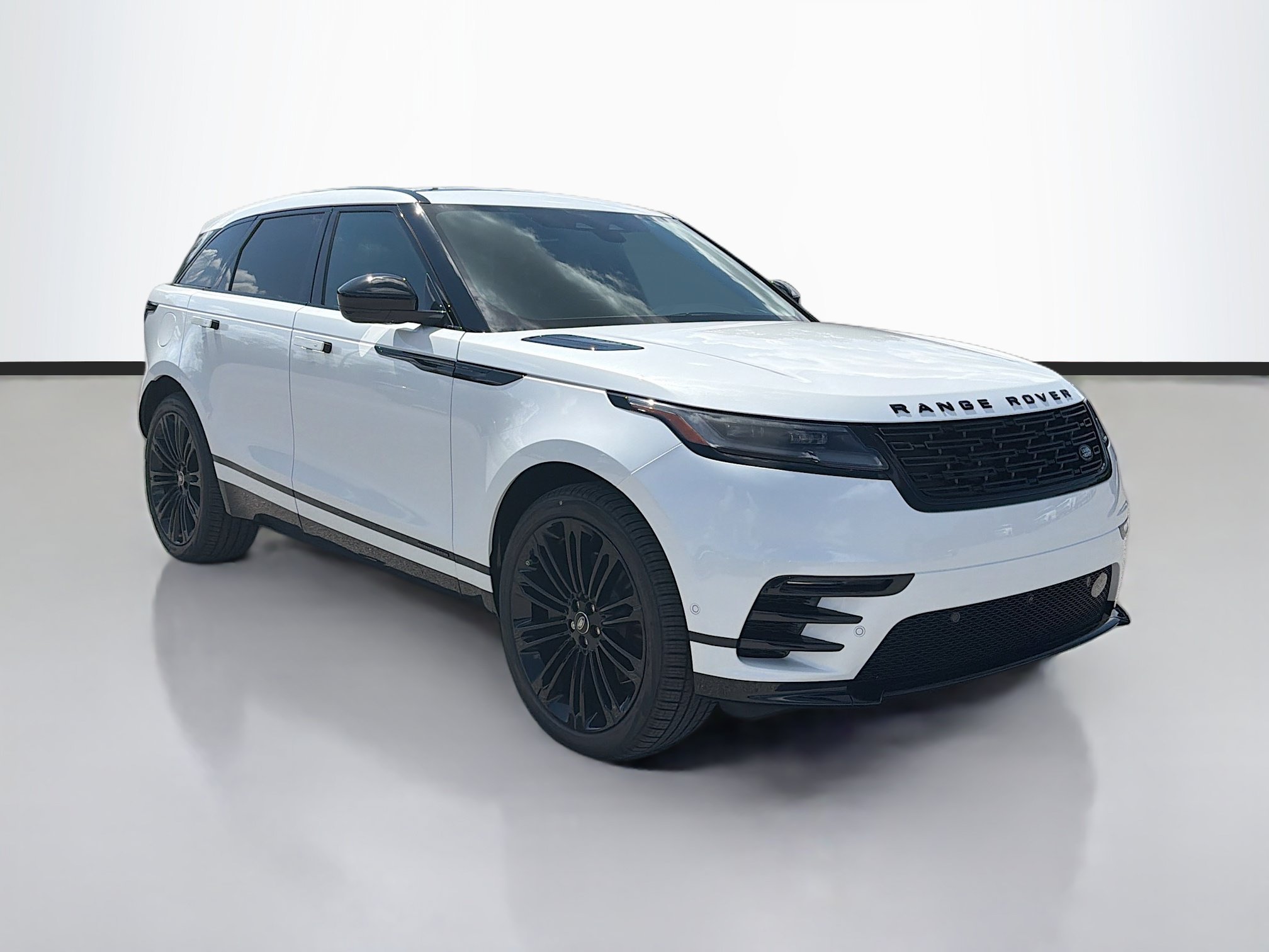 New 2026 Ostuni Pearl White Land Rover Belgravia Edition image 7