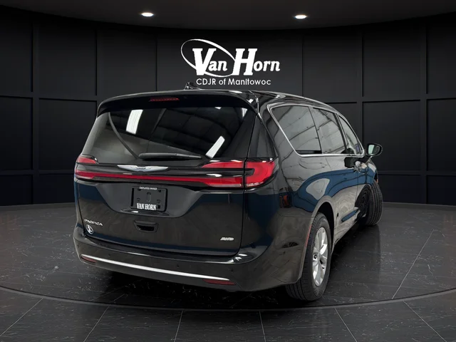 Used 2023 Brilliant Black Crystal Pearlcoat Chrysler Touring L image 7