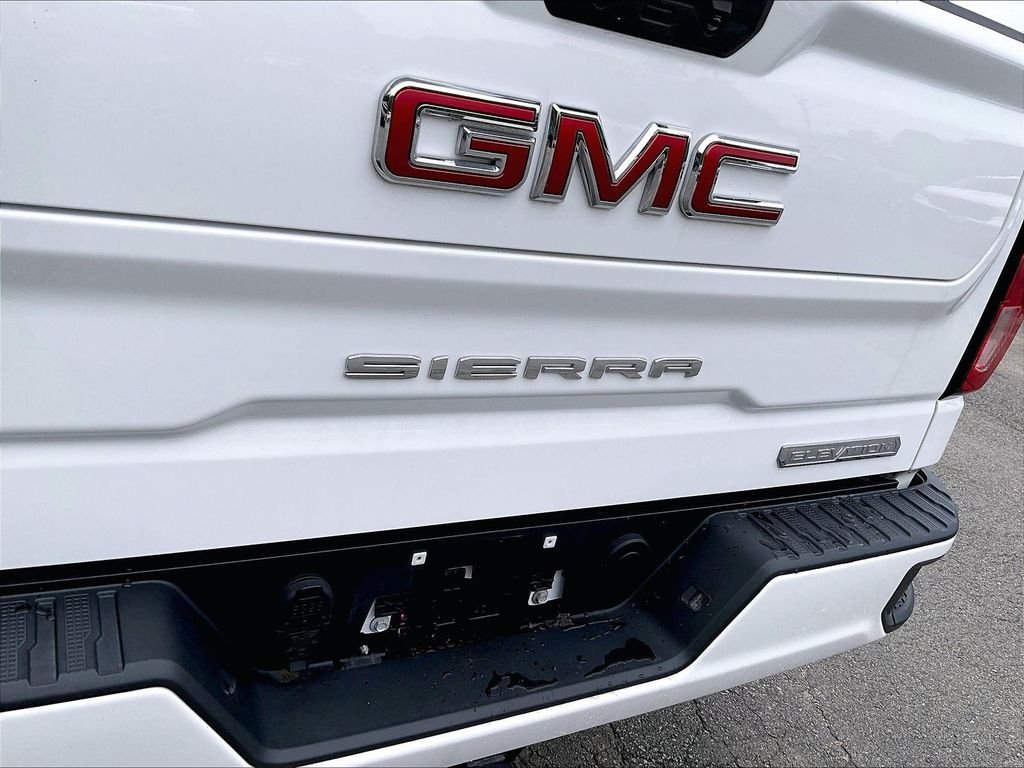 Used 2023 White GMC Elevation image 29