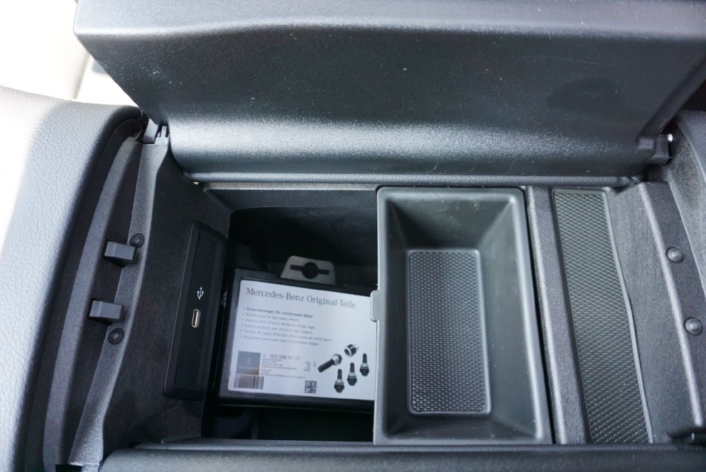 New 2026 Obsidian Black Metallic Mercedes-Benz GLE 350 image 41