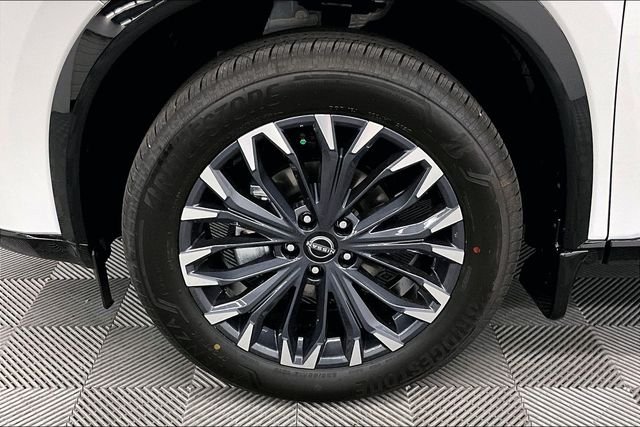 New 2026 Everest White Nissan Platinum image 12