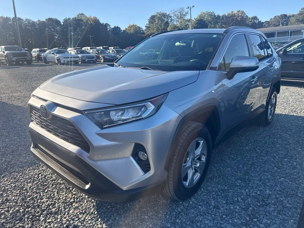 Used 2019 Silver Toyota XLE image 1