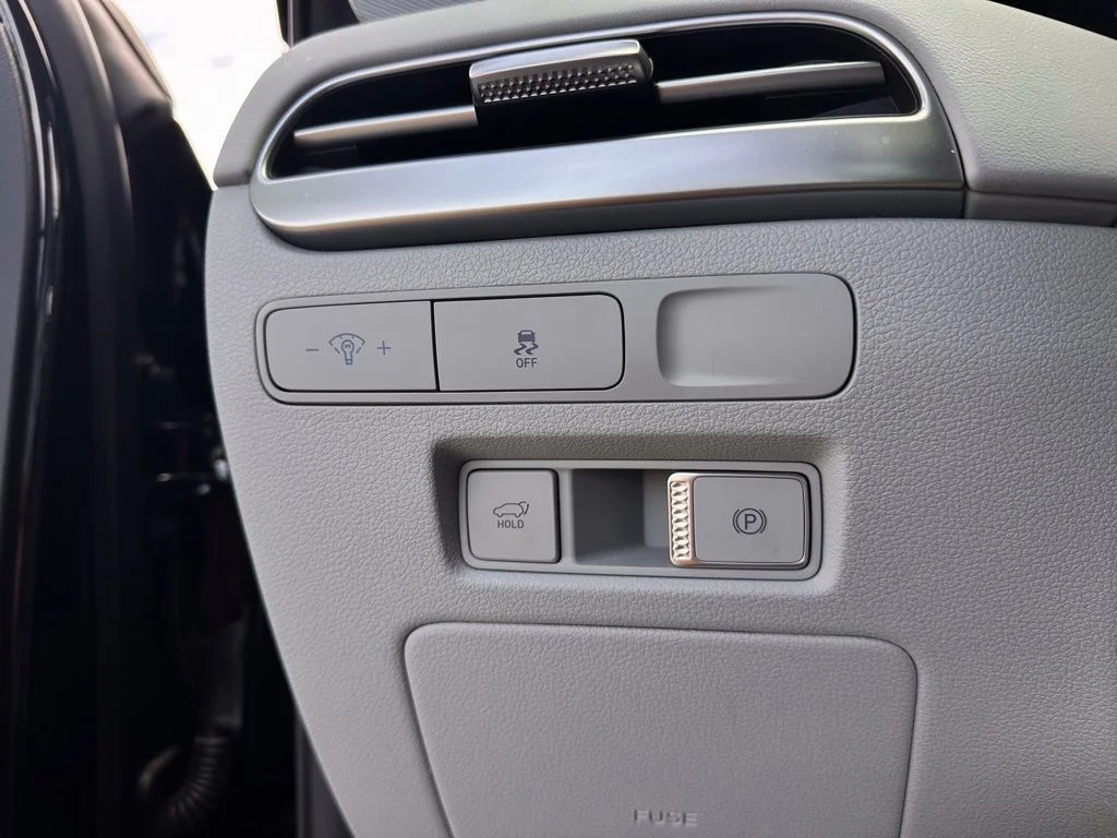 Used 2024 Black Hyundai SEL image 14