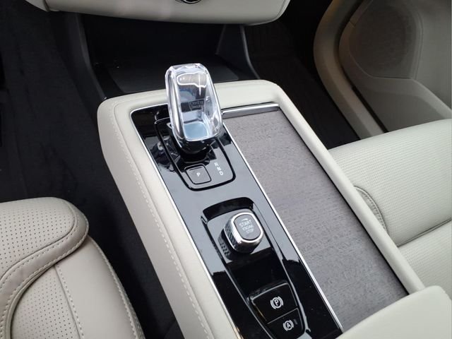 New 2026 Crystal White Volvo Ultra image 24