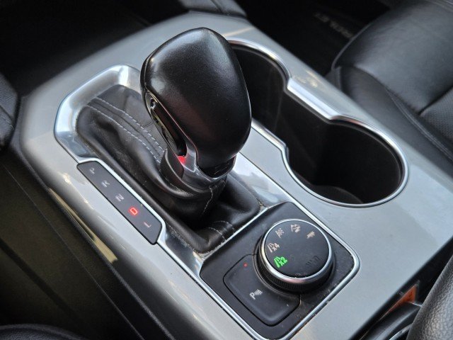 Used 2019 NIGHTFALL GRAY METALLIC Chevrolet  image 31