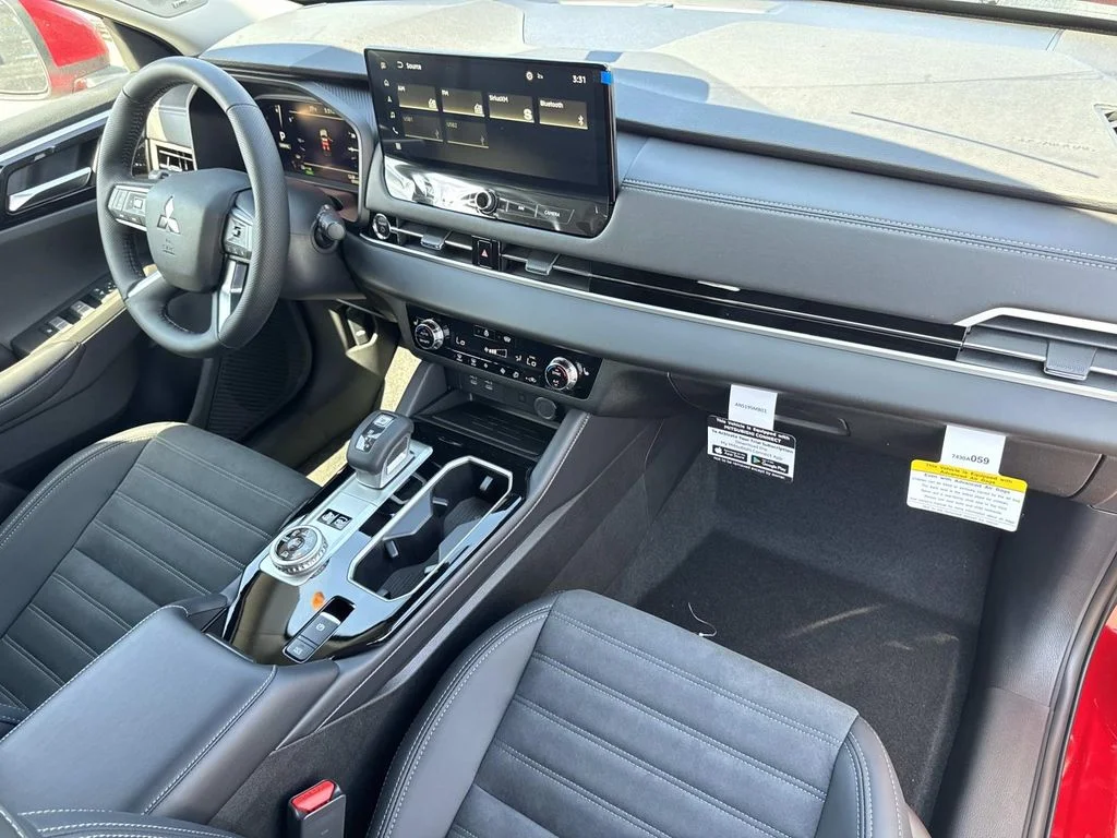 New 2026 Red Diamond Mitsubishi SE image 32