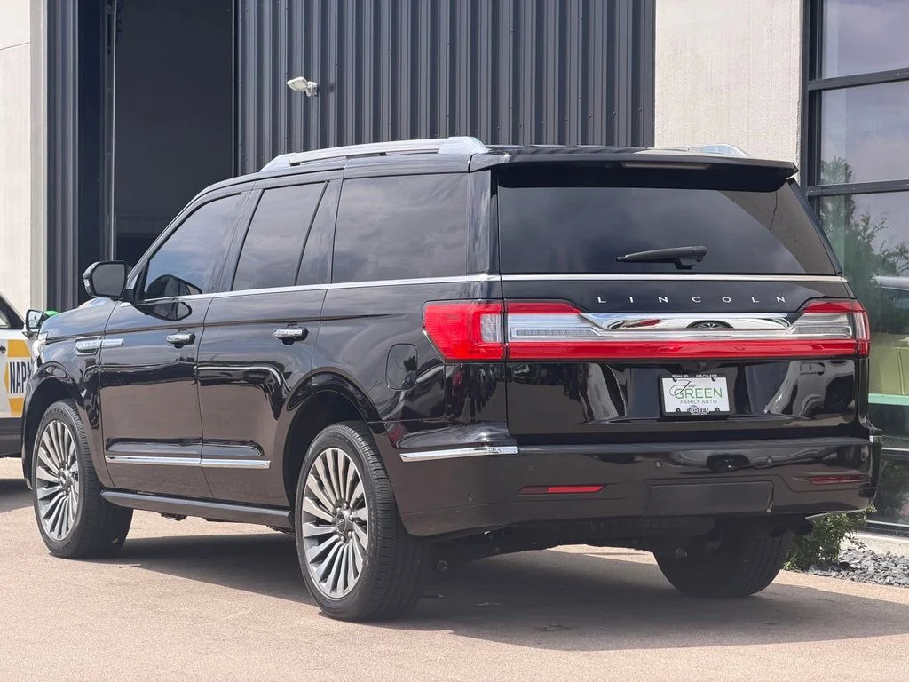 Used 2019 Black Lincoln Reserve image 3