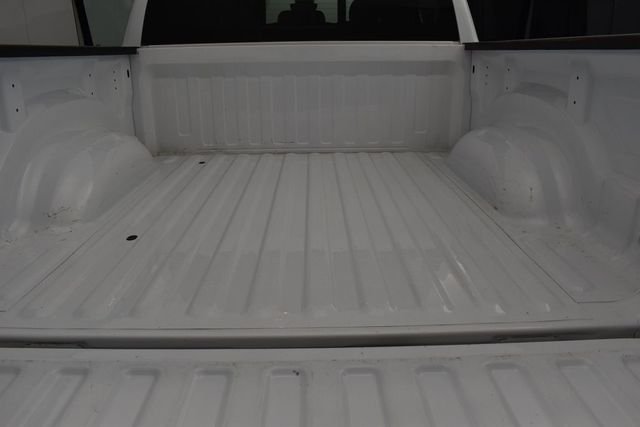 Used 2022 White Ram Big Horn/Lone Star image 12