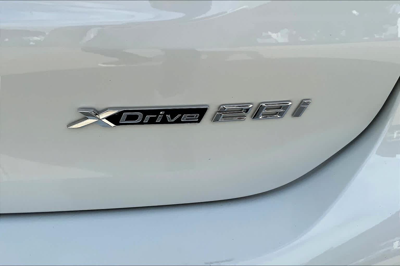 Used 2021 Alpine White BMW xDrive28i image 9