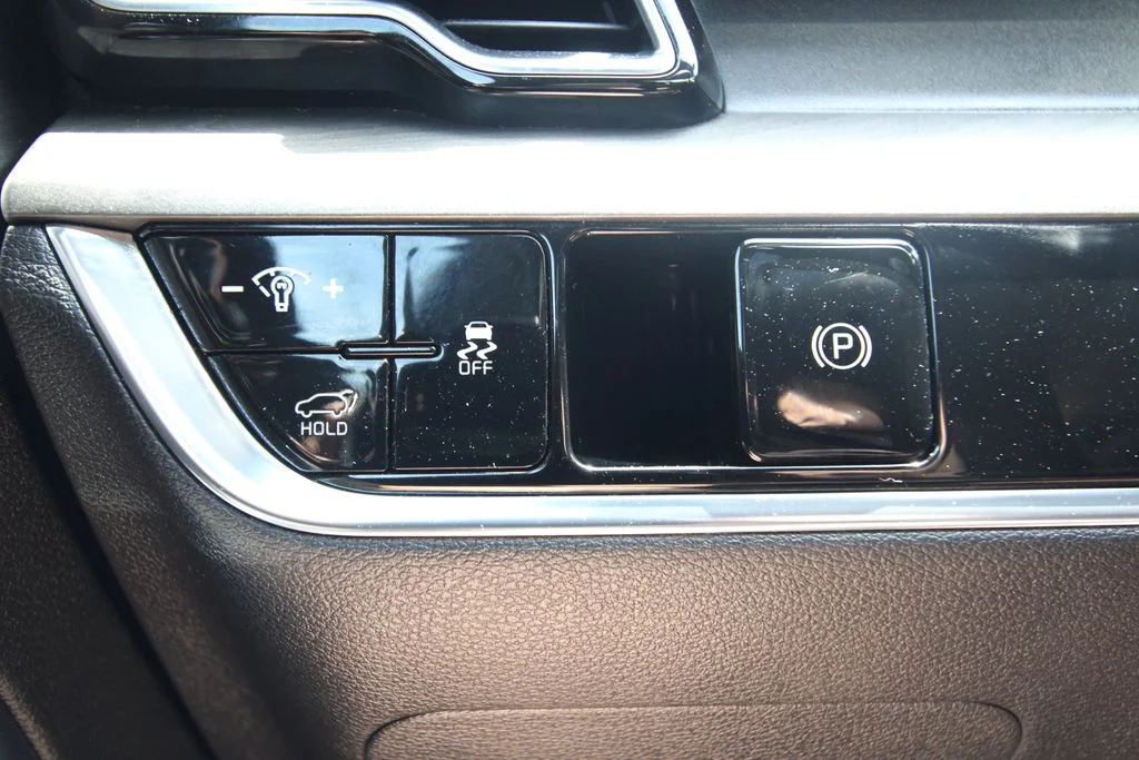 Used 2023 Red Kia X-Pro Prestige image 23