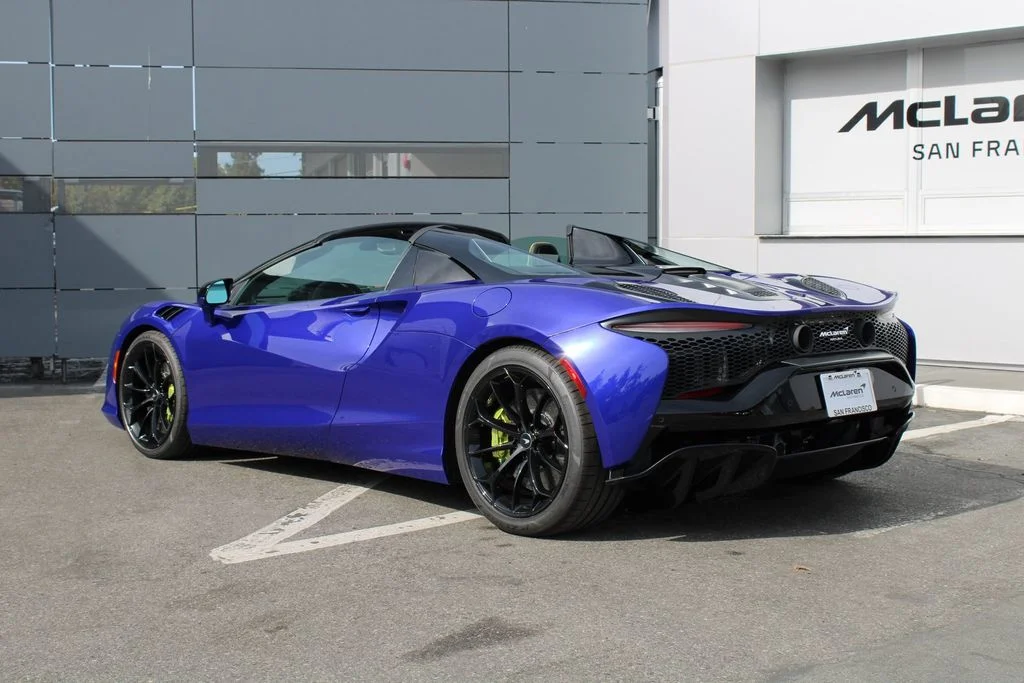 Certified Used 2025  McLaren Performance image 36