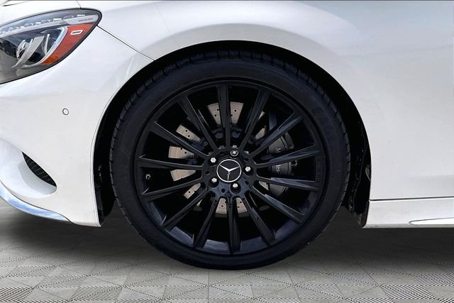 Used 2015 White Mercedes-Benz S 550 image 8