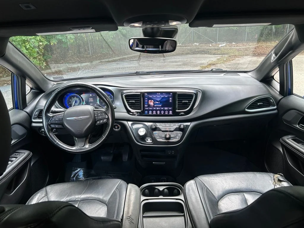 Used 2019 Blue Chrysler Touring L image 27