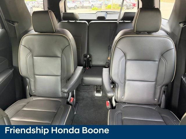 Used 2023 White Chevrolet Premier image 34