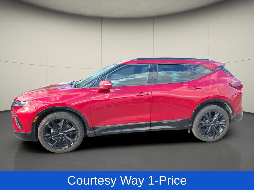 Used 2019 Red Chevrolet RS image 5